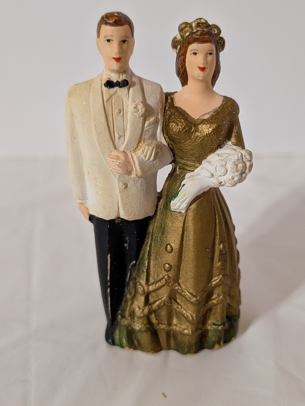 VGT Wedding Cake Topper Bride & Groom Figurine in Gold and White